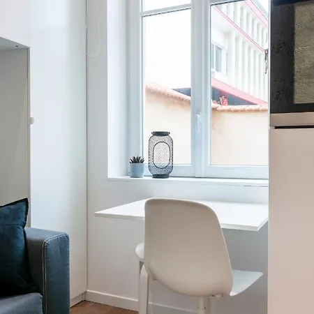 L'intimiste De Charles - Joli Dans *