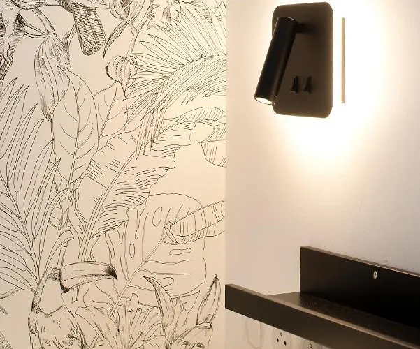 L'intimiste De Charles - Joli Dans