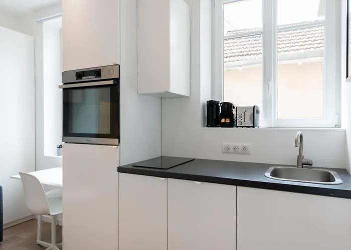 L'intimiste De Charles - Joli Dans *