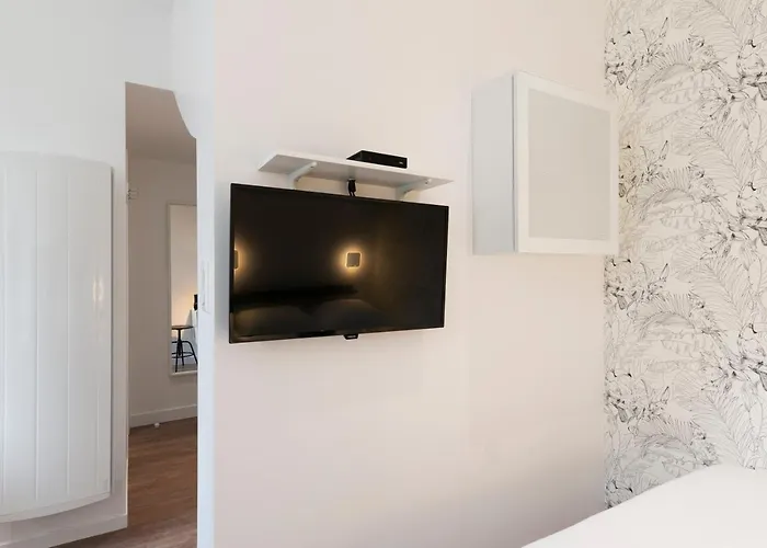 L'intimiste De Charles - Joli Dans *